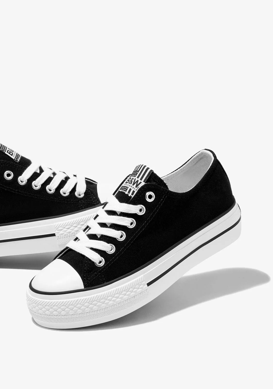 Unisex Black Basic Sneakers Canvas B&W