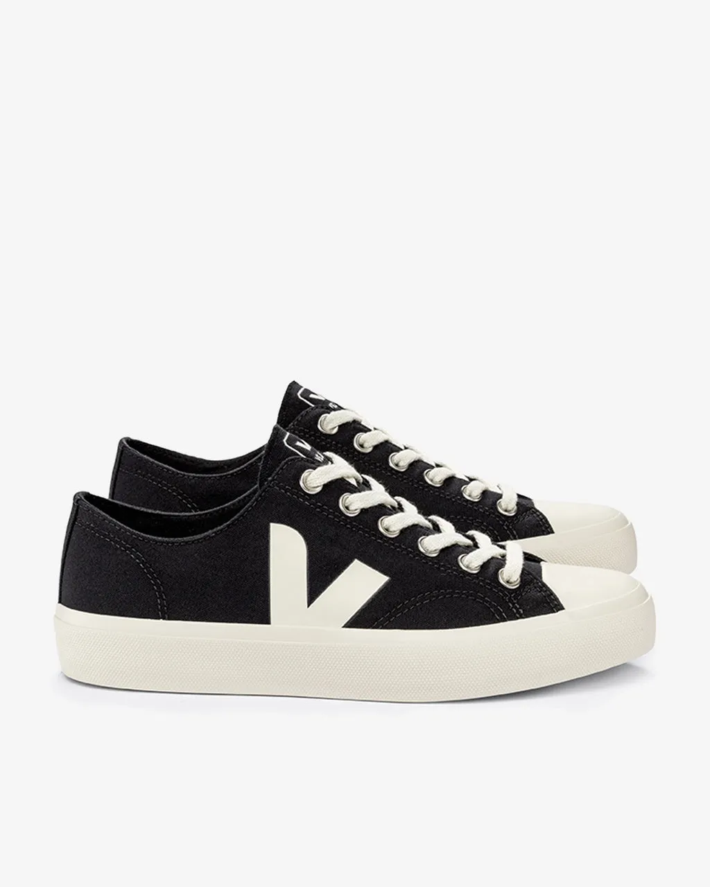 Watta II Low Canvas Black Pierre